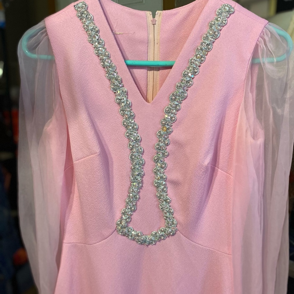Vintage floor length pink evening dress. Size medium.